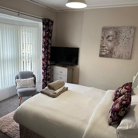 3 Bed Cozy Antrim Apartment With Great Views Bagian luar foto