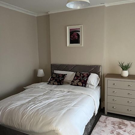 3 Bed Cozy Antrim Apartment With Great Views Bagian luar foto