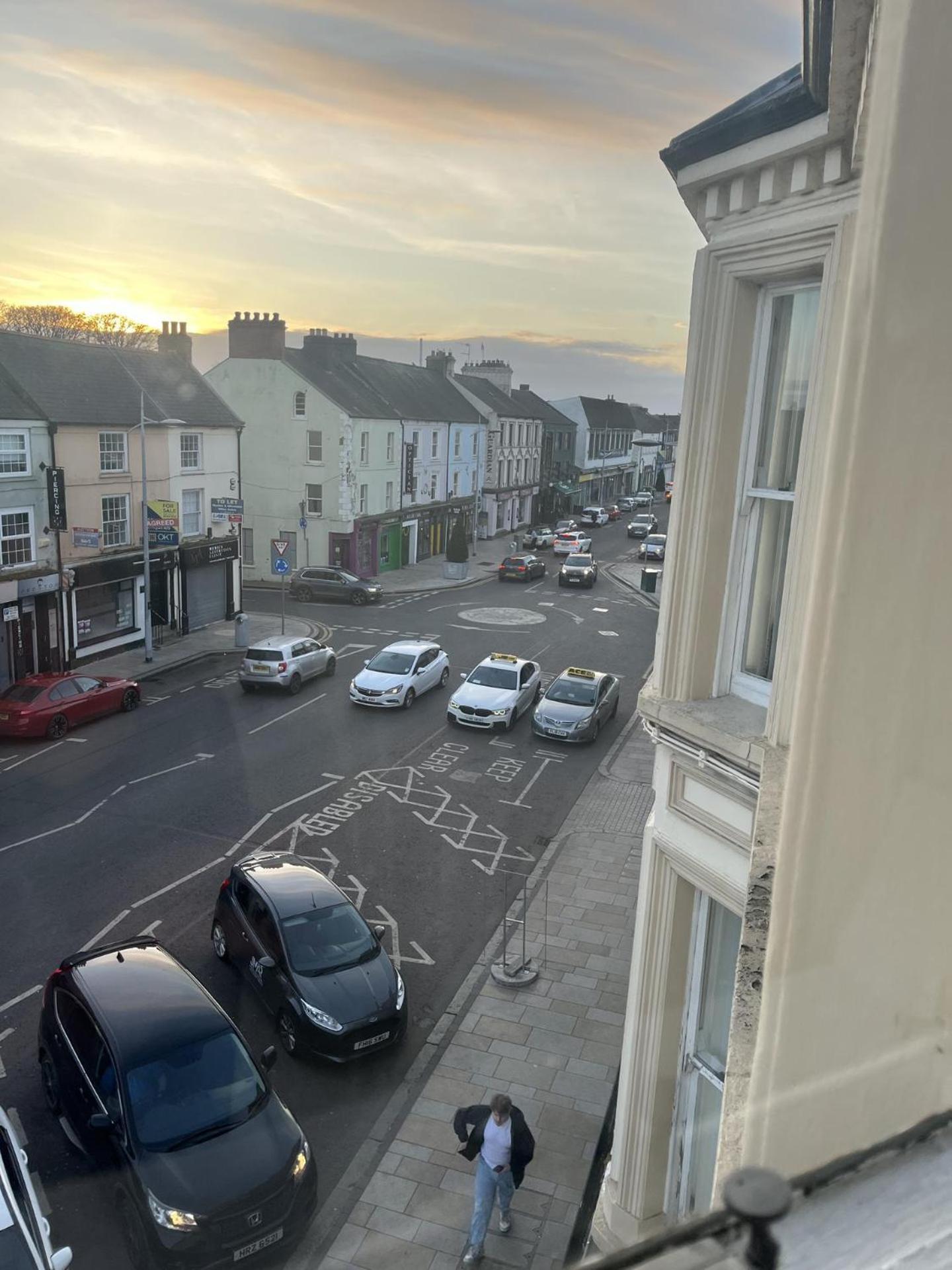 3 Bed Cozy Antrim Apartment With Great Views Bagian luar foto
