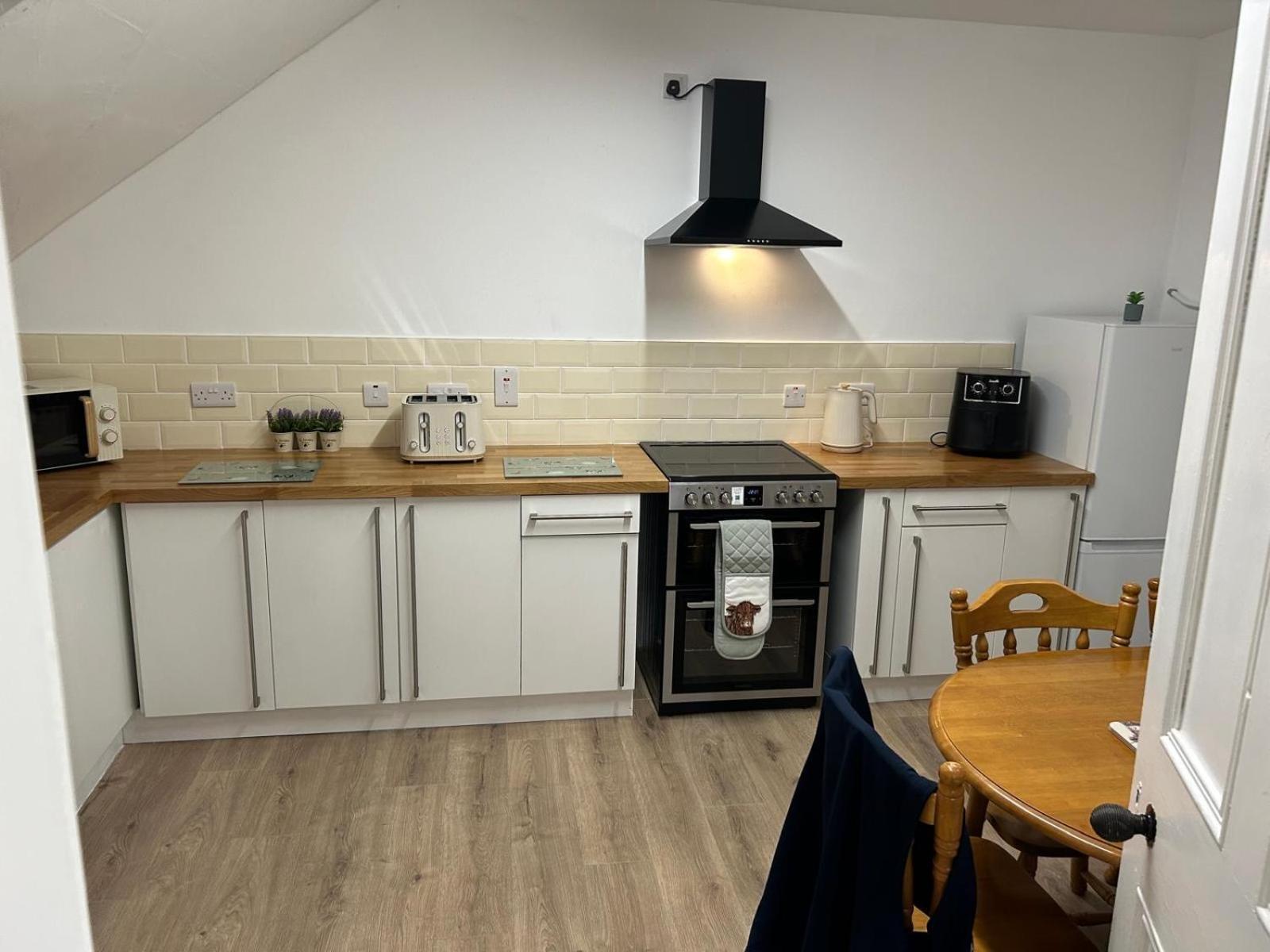3 Bed Cozy Antrim Apartment With Great Views Bagian luar foto